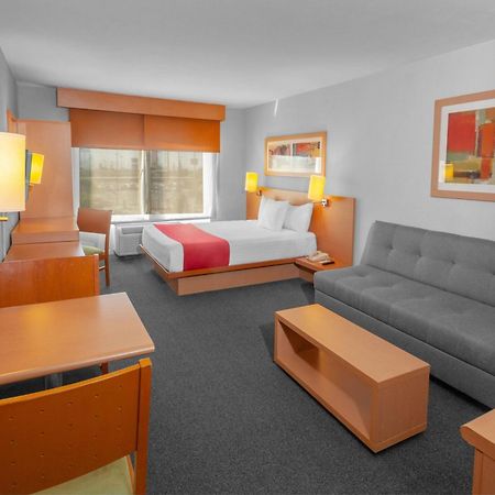 City Express By Marriott Celaya Parque Exterior foto